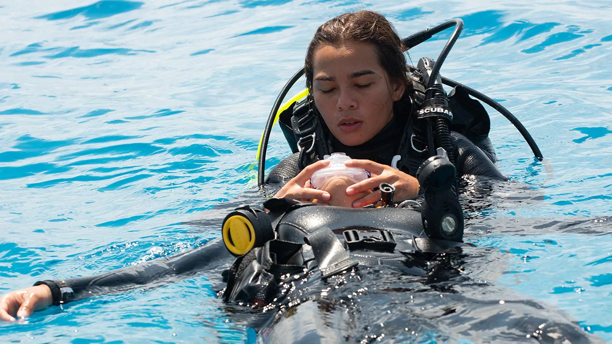 PADI Rescue Diver 1 A photo from the offical site of PADI from the rescue diver course
